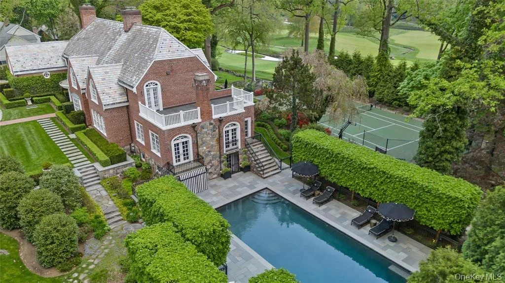 Photo of 8 Boxwood Lane