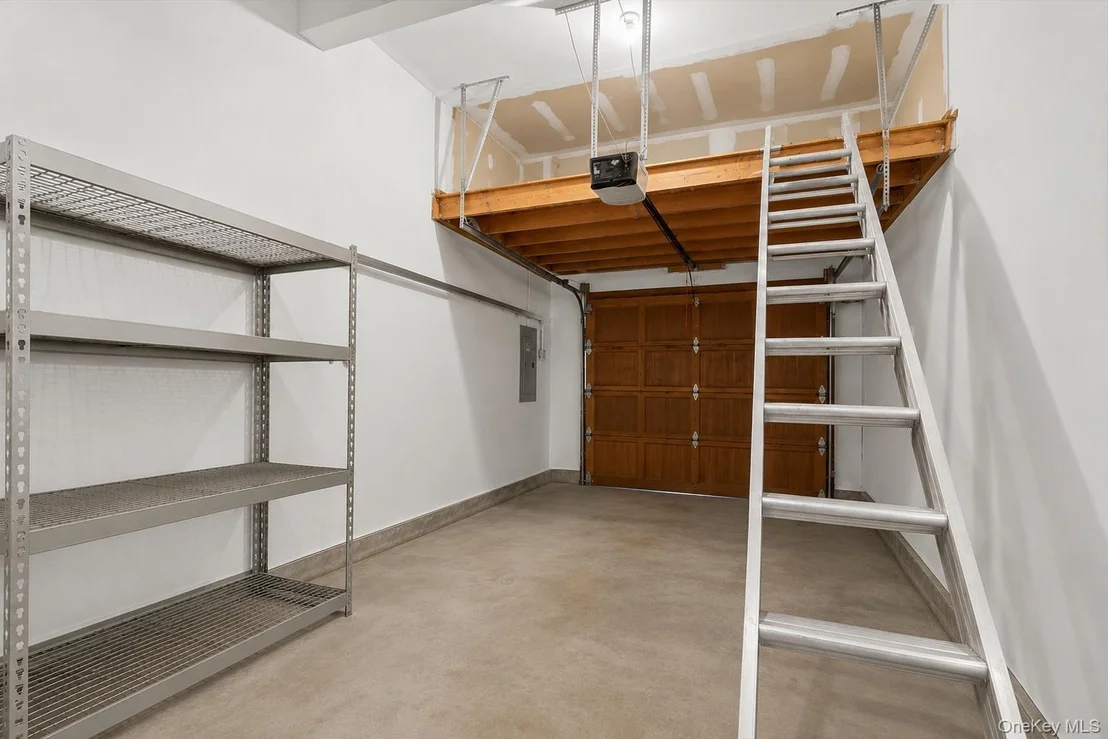 Photo of 3290 Parkway Drive
