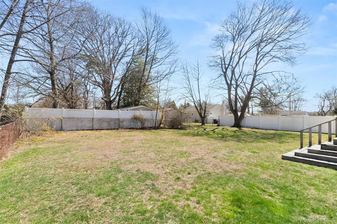 Photo of 1643 Pine Acres Boulevard