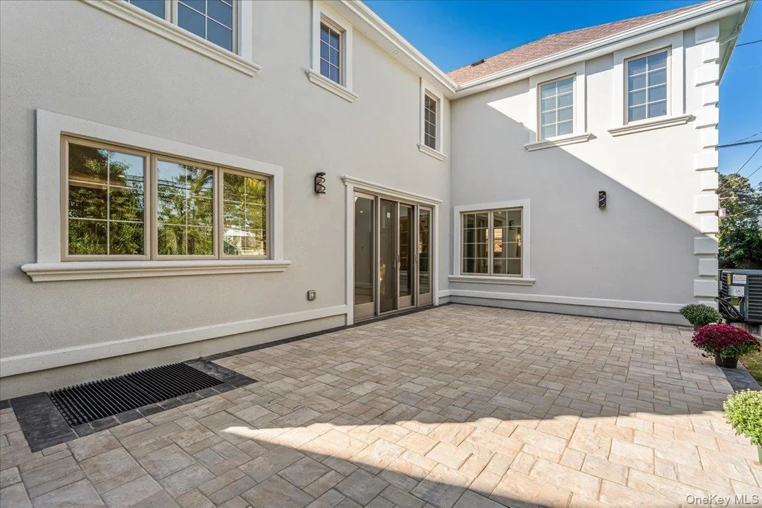 Photo of 740 Willow Road