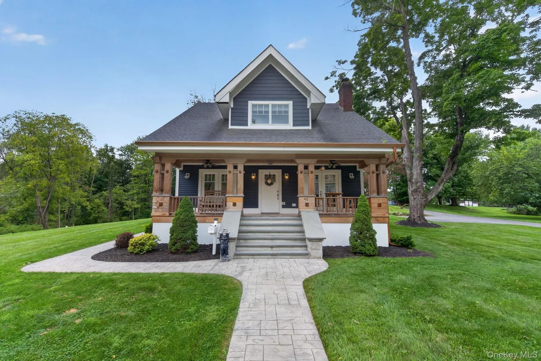 Photo of 42 Colonial Avenue