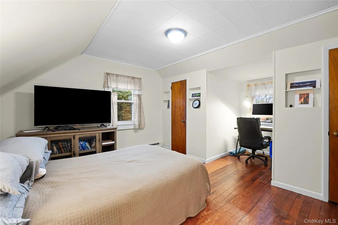 Photo of 7 W Elm Street