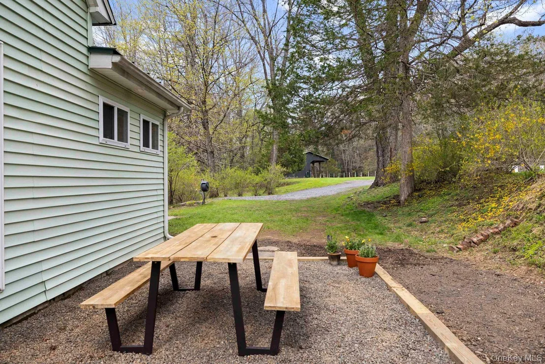 Photo of 452 Mountain Road