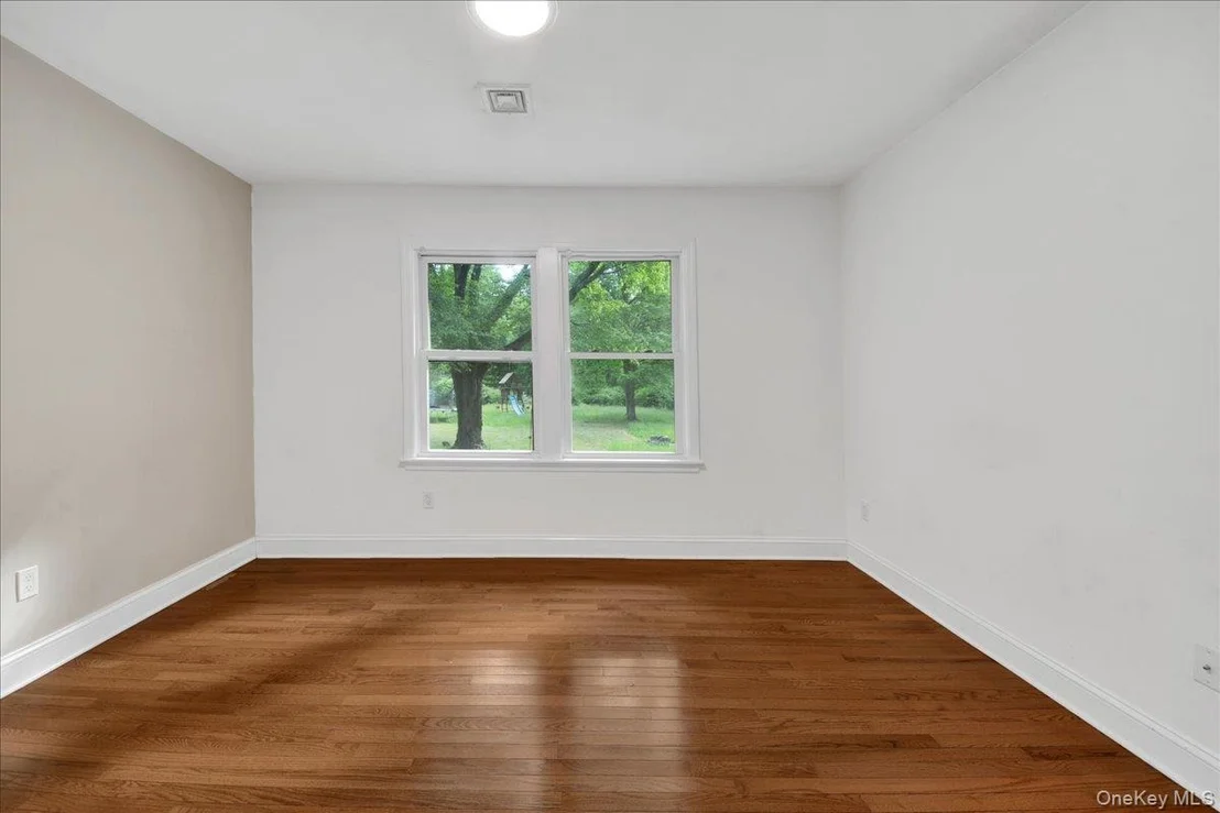 Photo of 9 Hillside Close