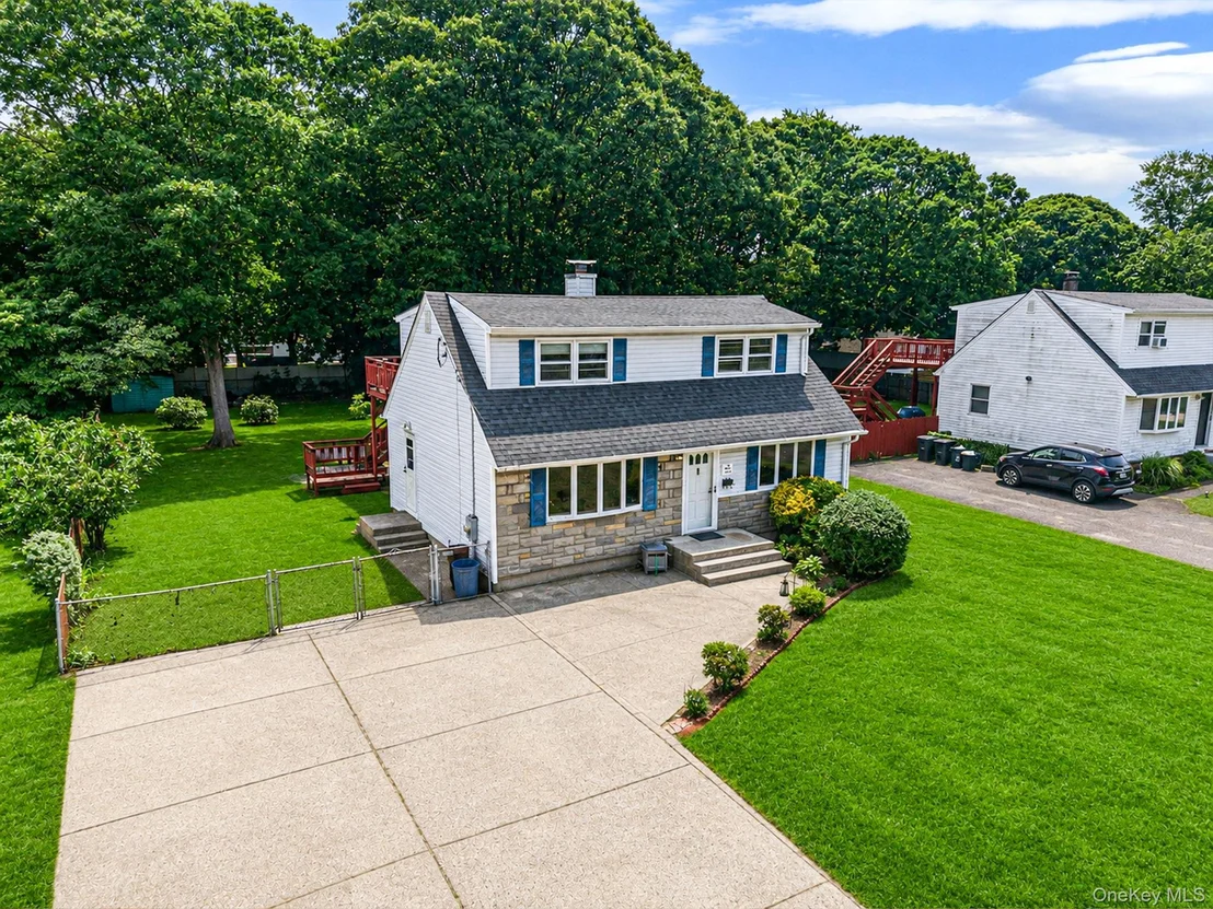 Photo of 146 Dawn Drive