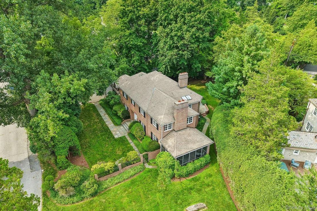 Photo of 90 Greenhaven Road
