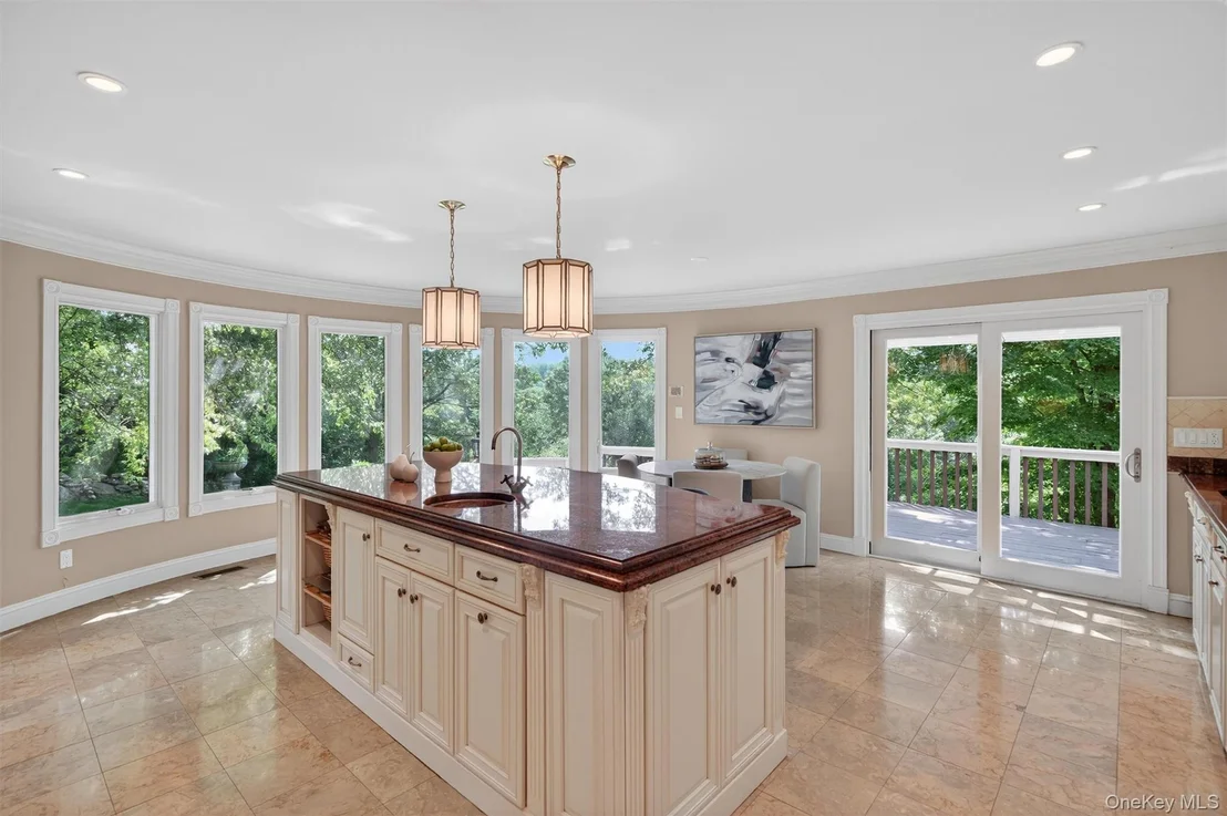 Photo of 65 Round Hill Road