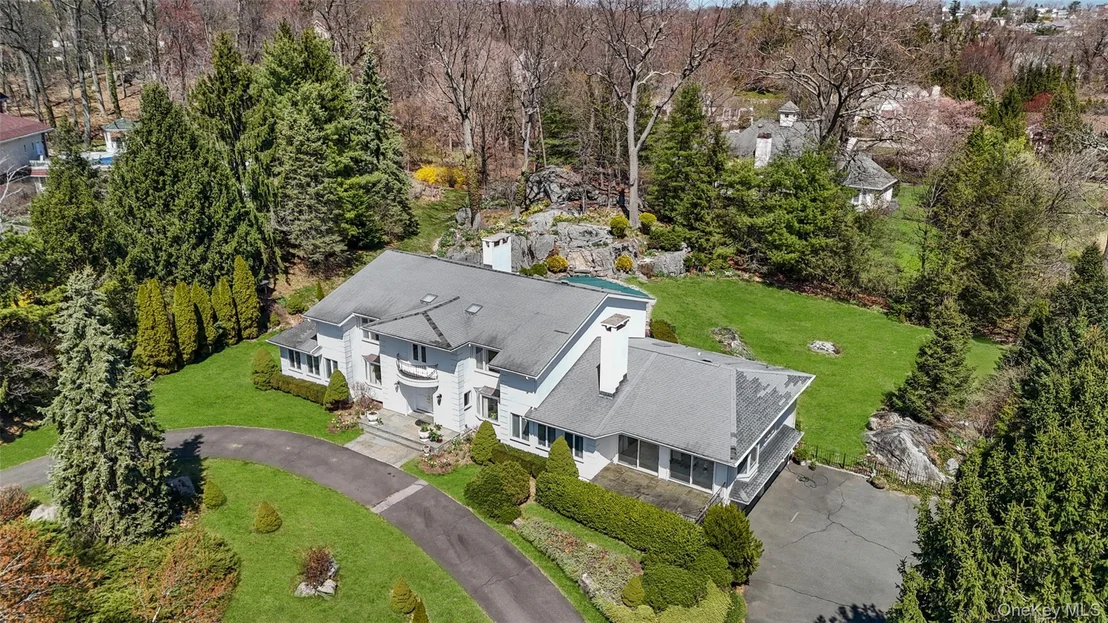 Photo of 14 Lakeside Drive
