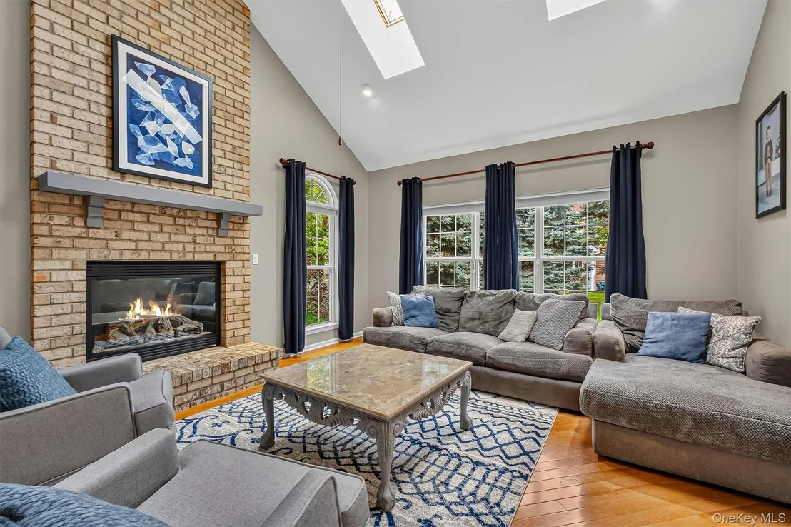 Photo of 201 Roosevelt Drive