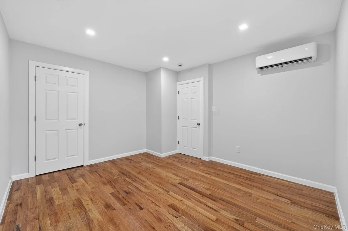 Photo of 592 Powell Street