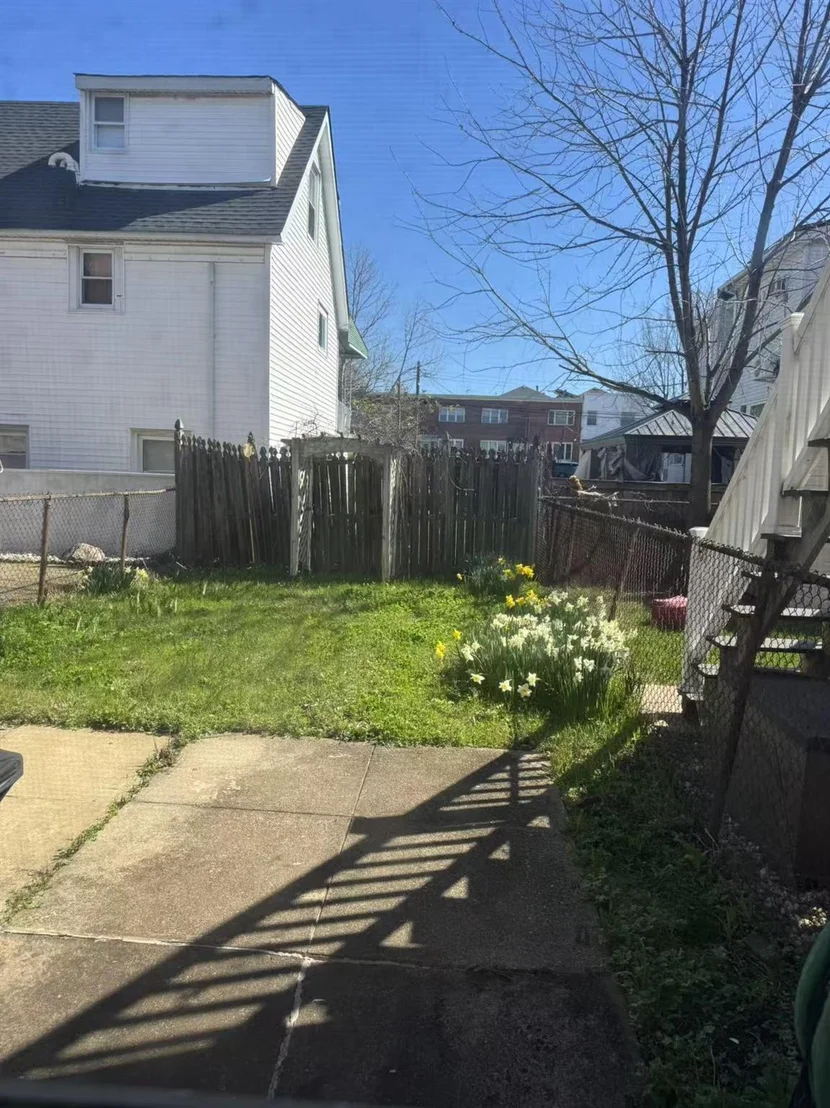 Photo of 284 Brinsmade Avenue