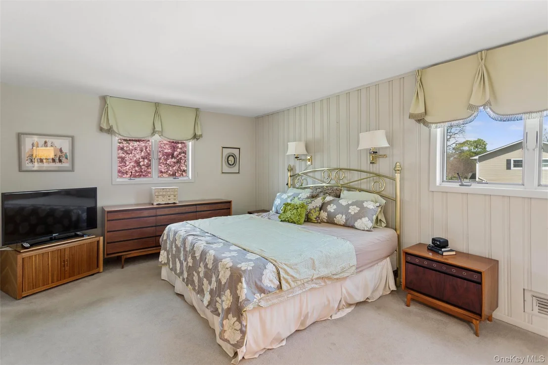 Photo of 49 Saratoga Drive