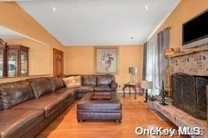 Photo of 320 Commack Road