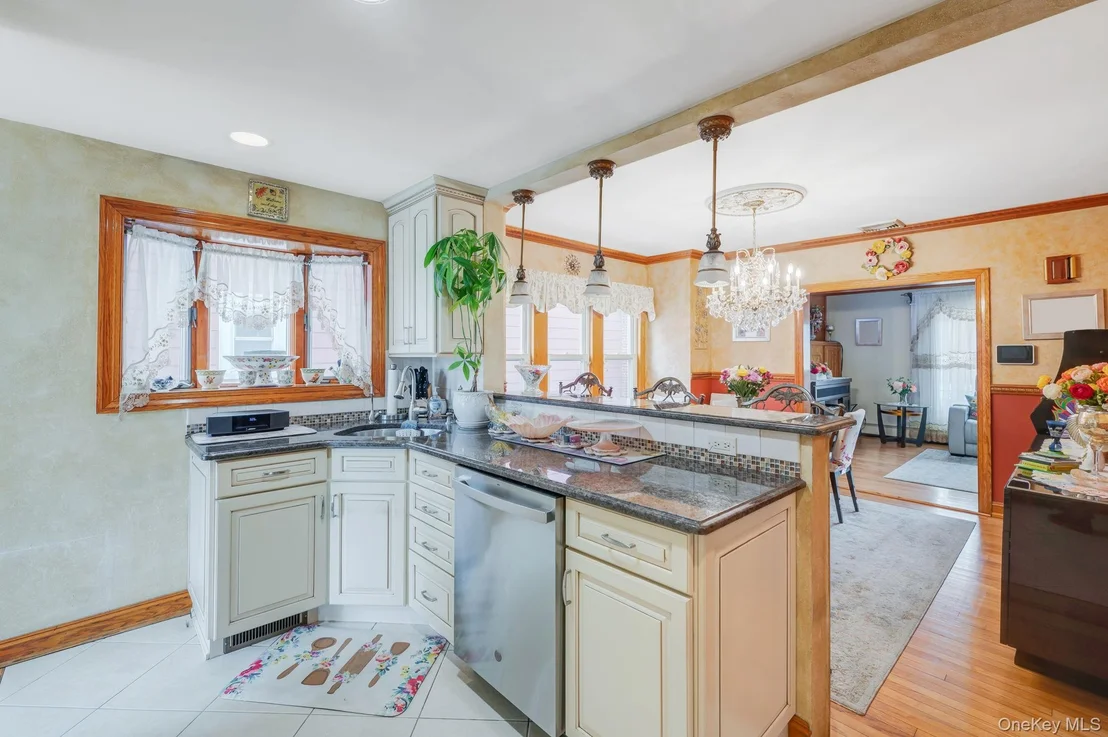 Photo of 167 Shaw Avenue