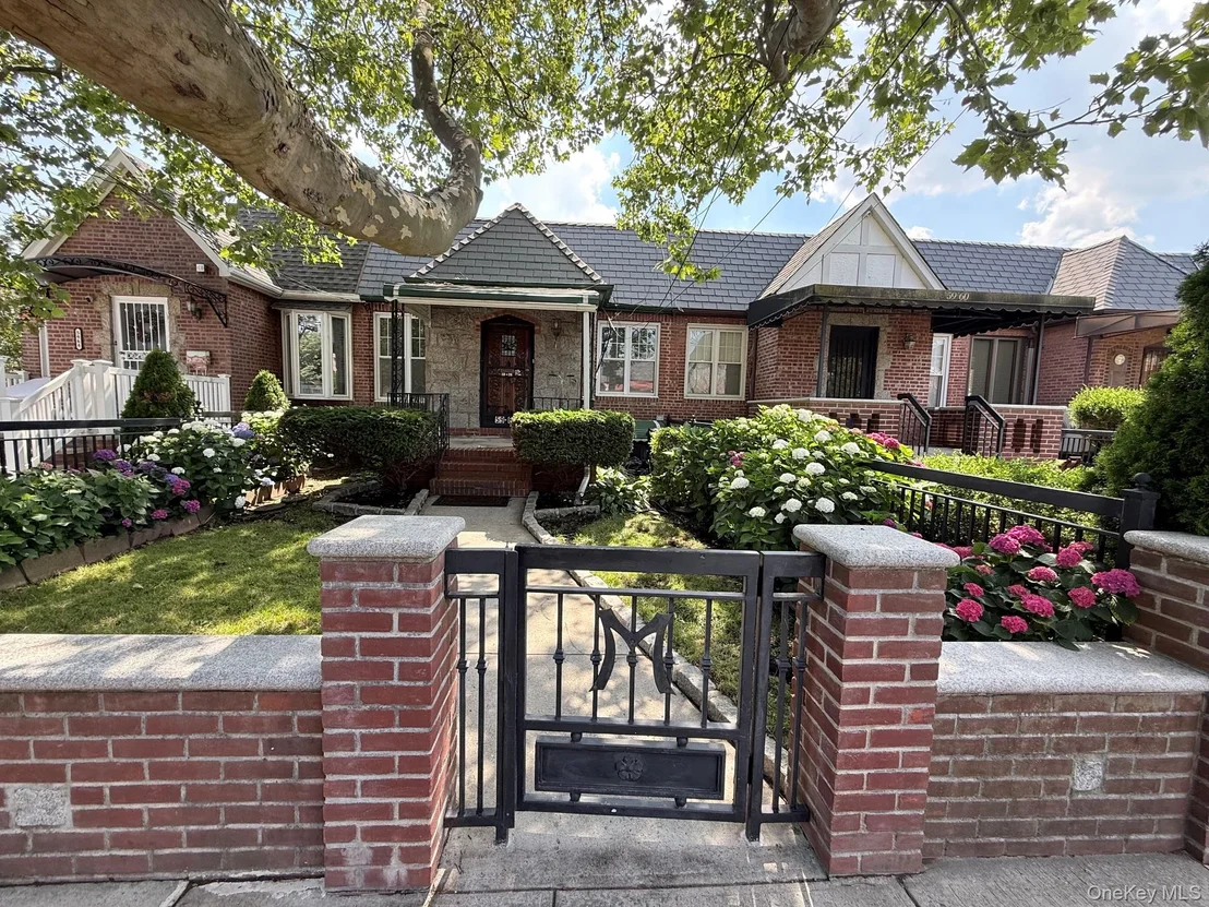 Photo of 5962 69th Lane