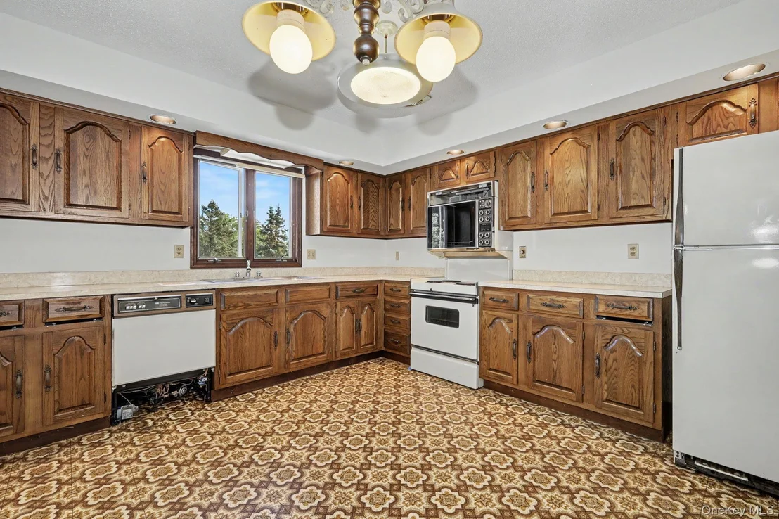 Photo of 214 Starr Ridge Road