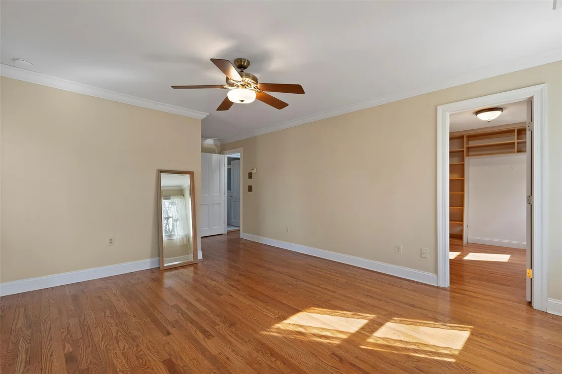 Photo of 7 Locust Avenue