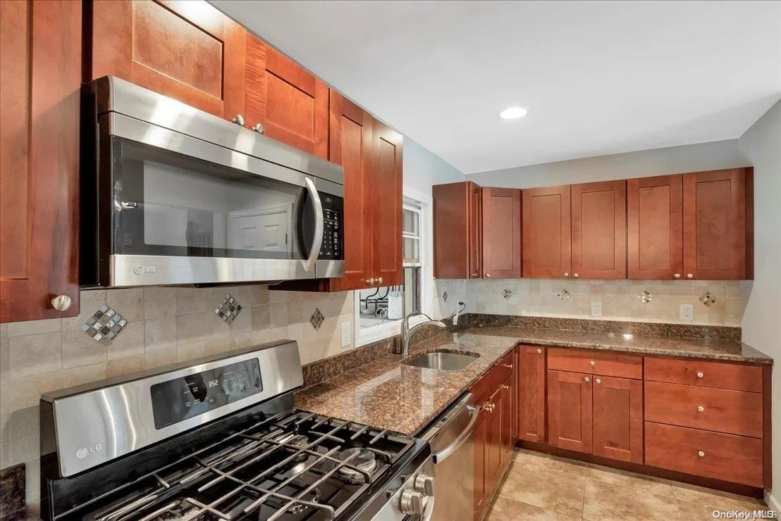 Photo of 67 Farmers Avenue