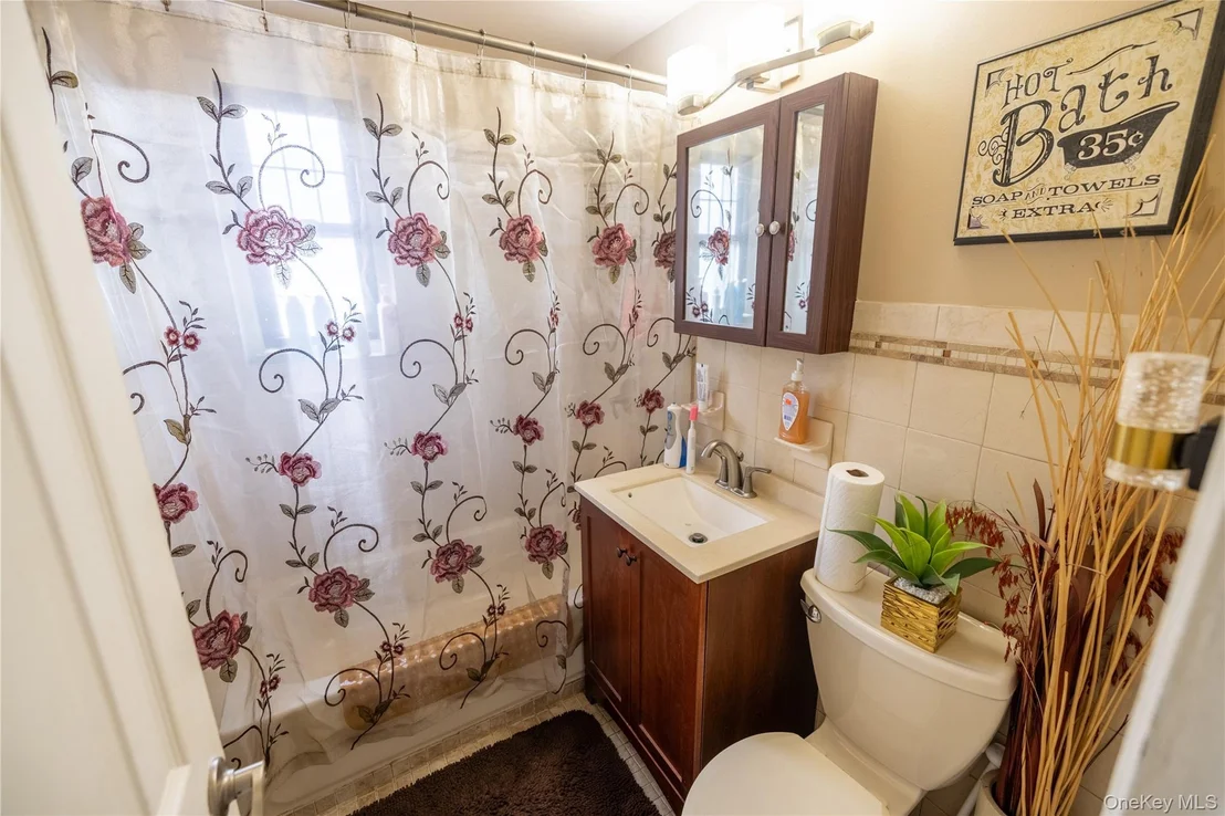 Photo of Unit A at 136-35 68th Drive