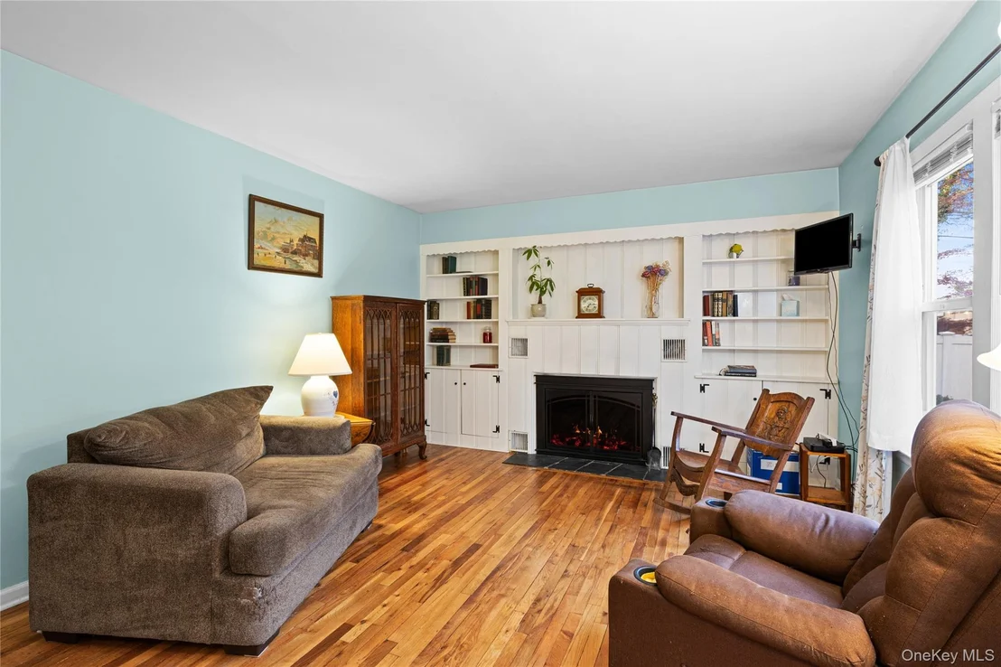 Photo of 7 W Elm Street