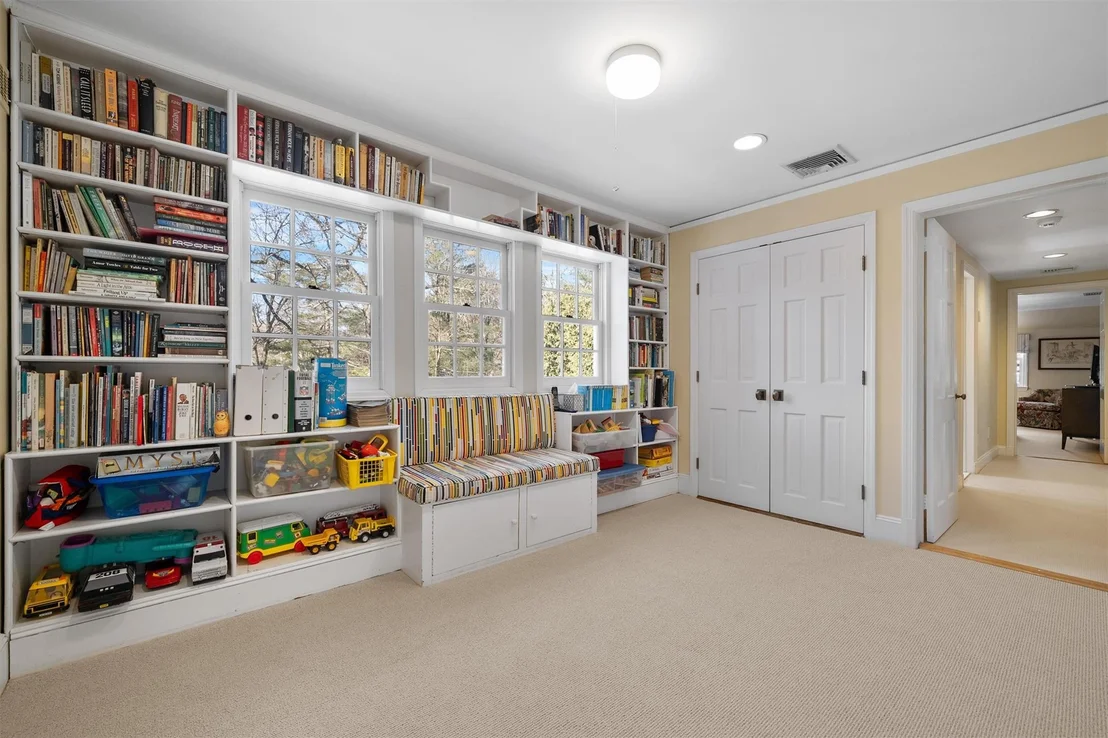 Photo of 33 Cushman Road