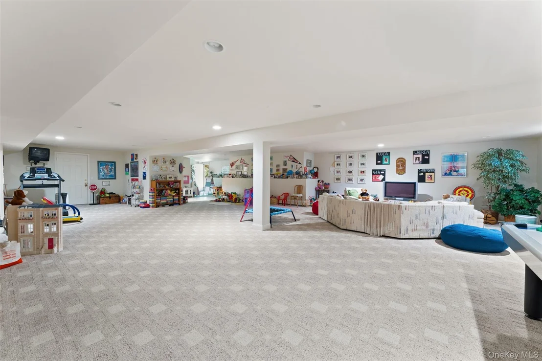 Photo of 9 Purchase Hills Drive