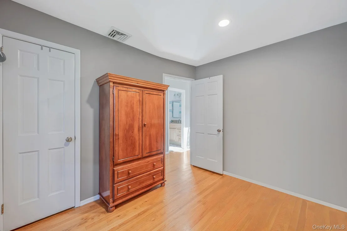 Photo of 122 Southern Parkway