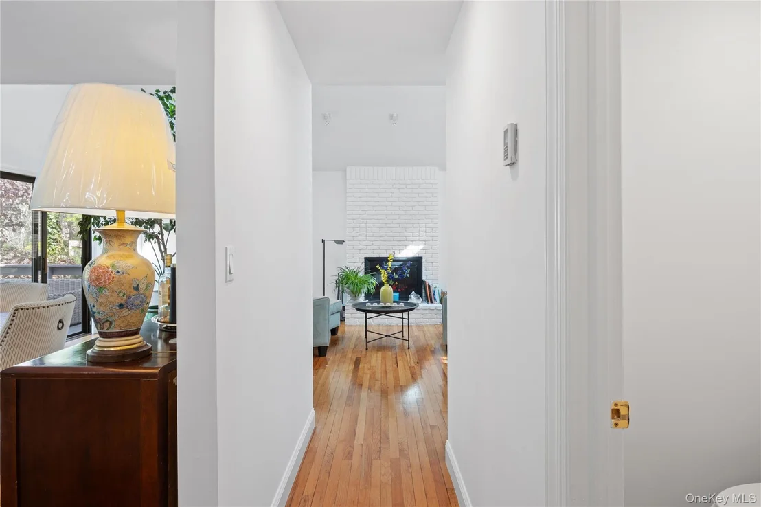 Photo of 37 Blue Jay Way