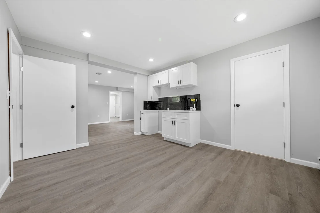 Photo of 38 Moffitt Boulevard