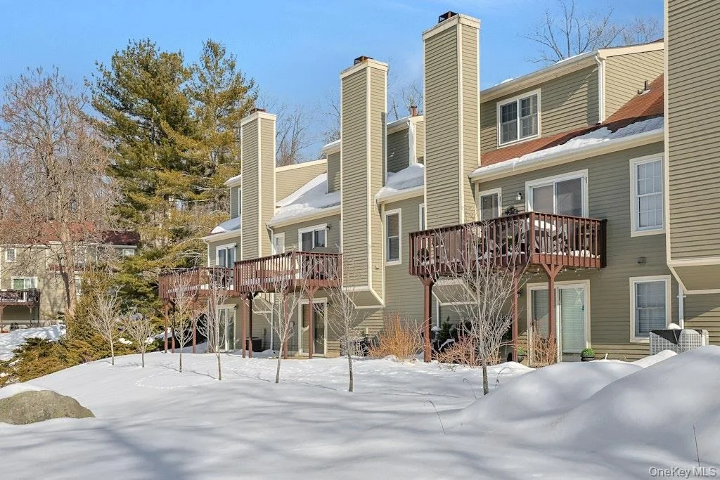 Photo of 1303 Regent Drive