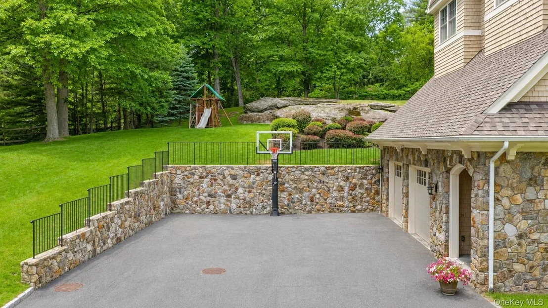 Photo of 11 Long Pond Road