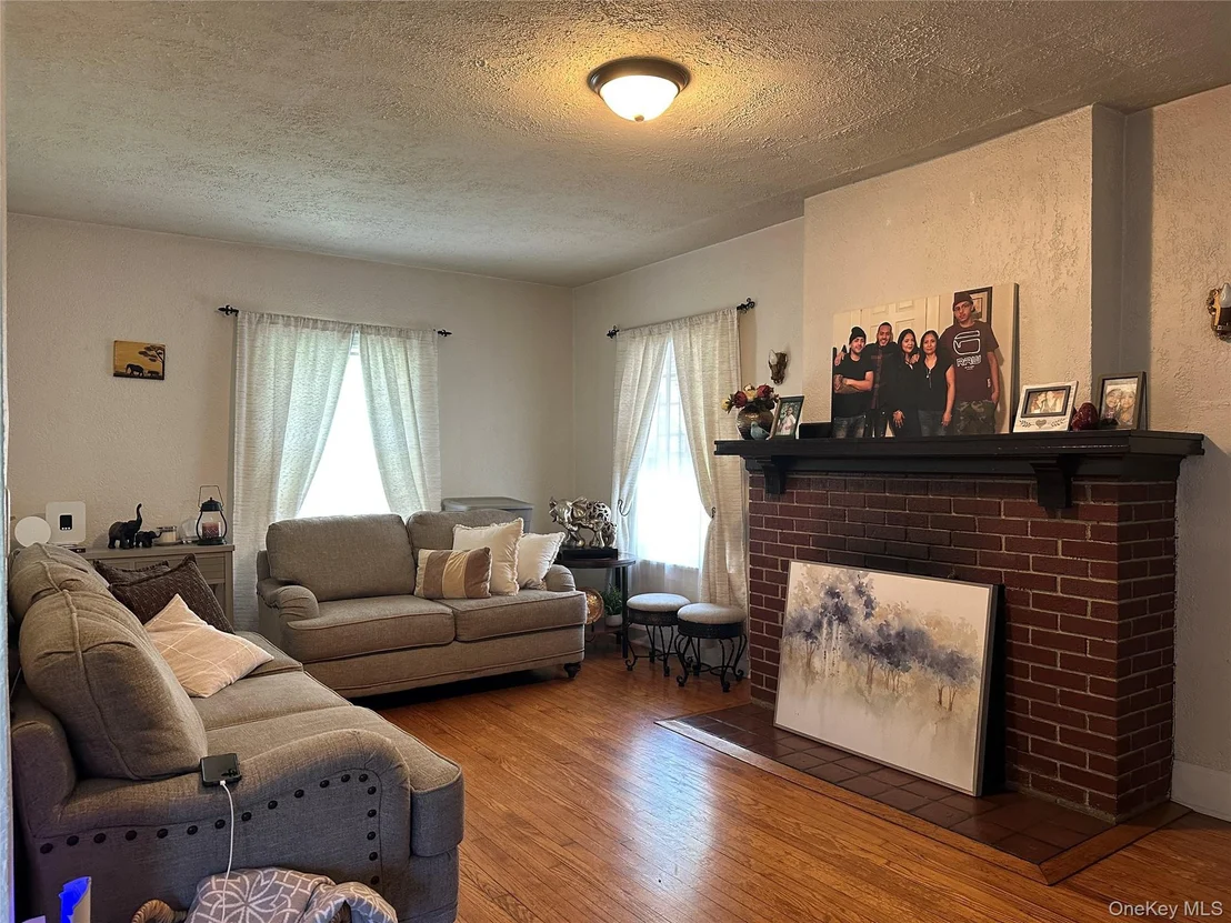 Photo of 237 Windsor Highway