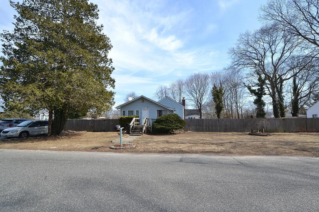 Photo of 179 Lynbrook Drive