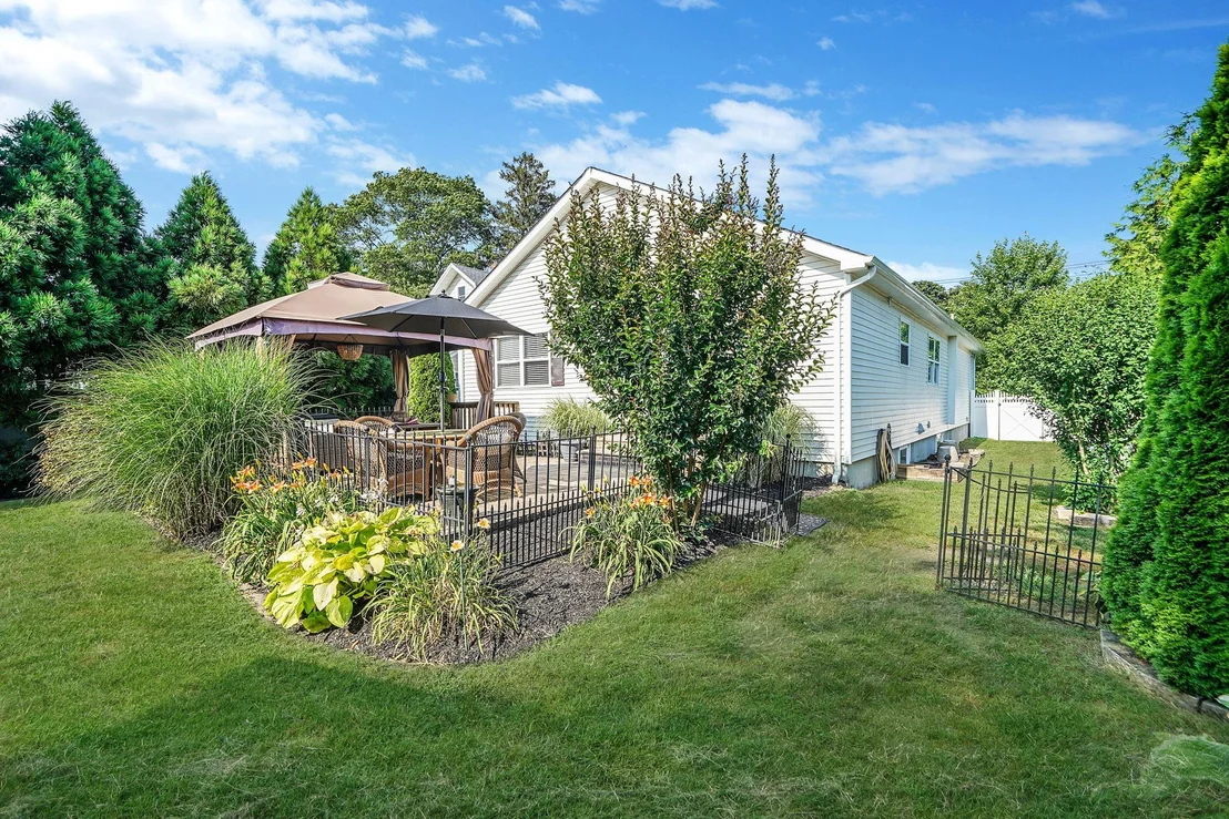 Photo of 4 Ferndale Boulevard