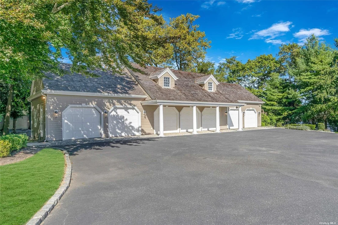 Photo of 300 Maple Street