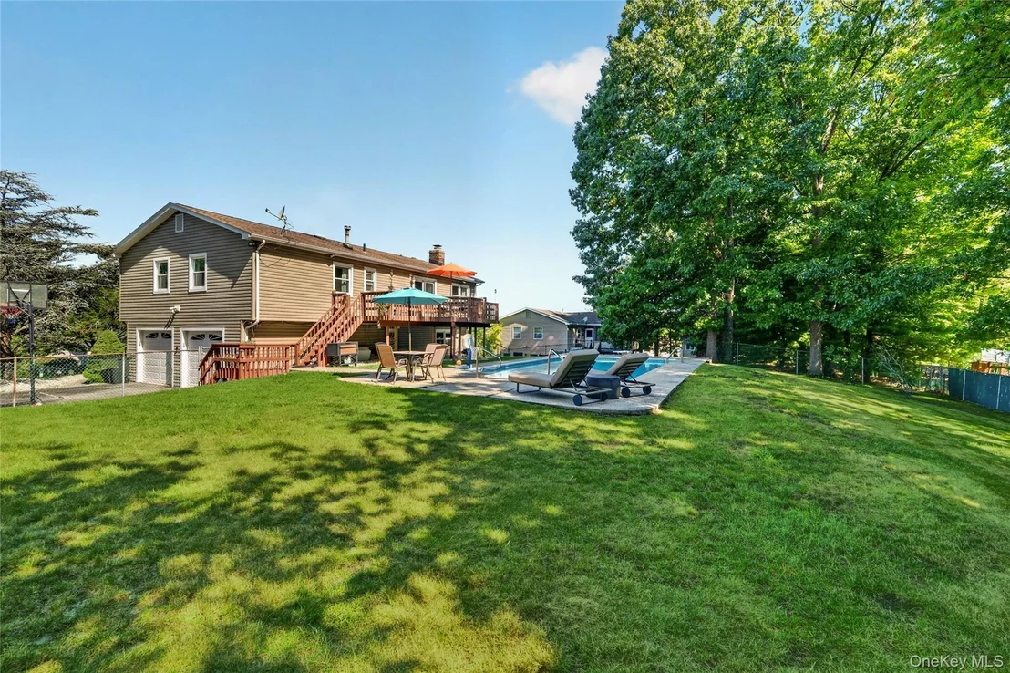 Photo of 4 Rockridge Drive