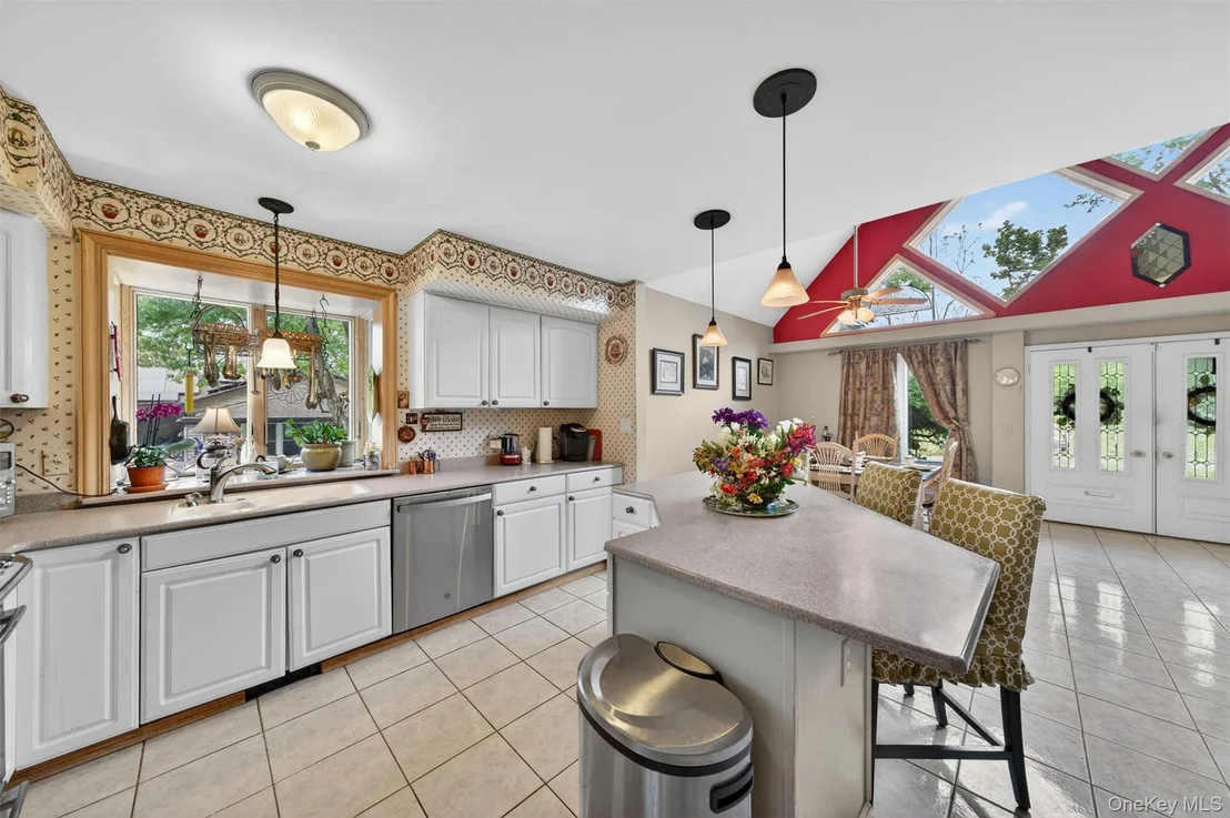 Photo of 48 Farries Avenue