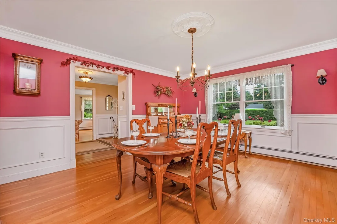 Photo of 348 Middle Road