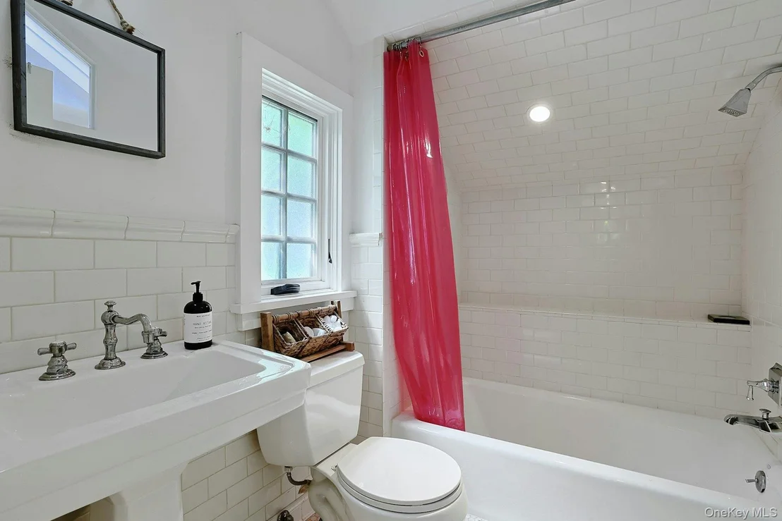 Photo of 65 Douglas Road