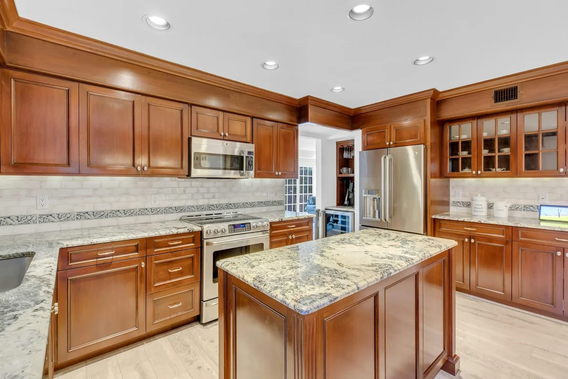 Photo of Unit END at 12 Maple Run Drive