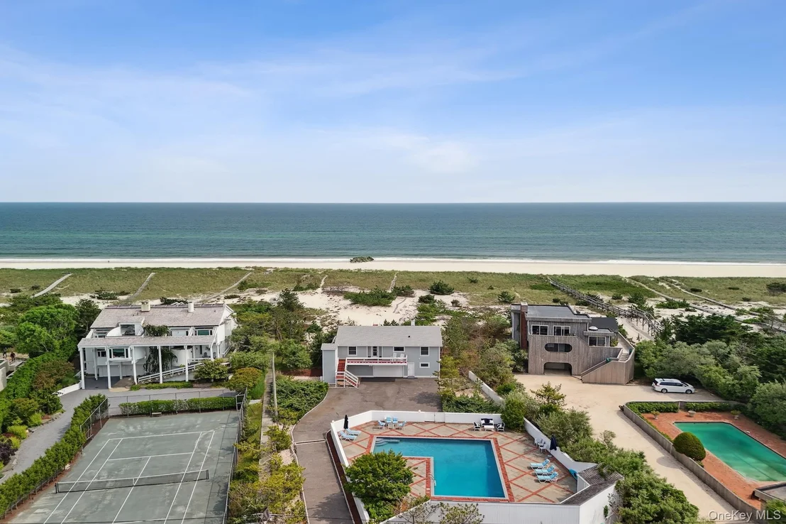 Photo of 355 Dune Rd