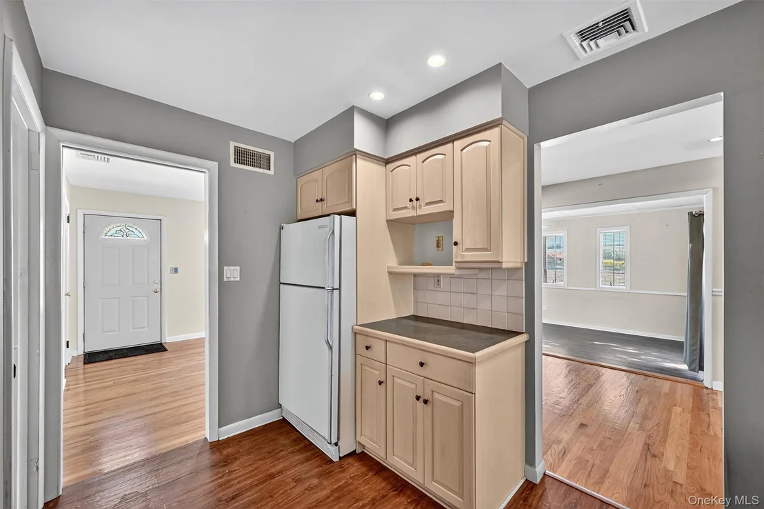 Photo of 23 Maplewood Boulevard