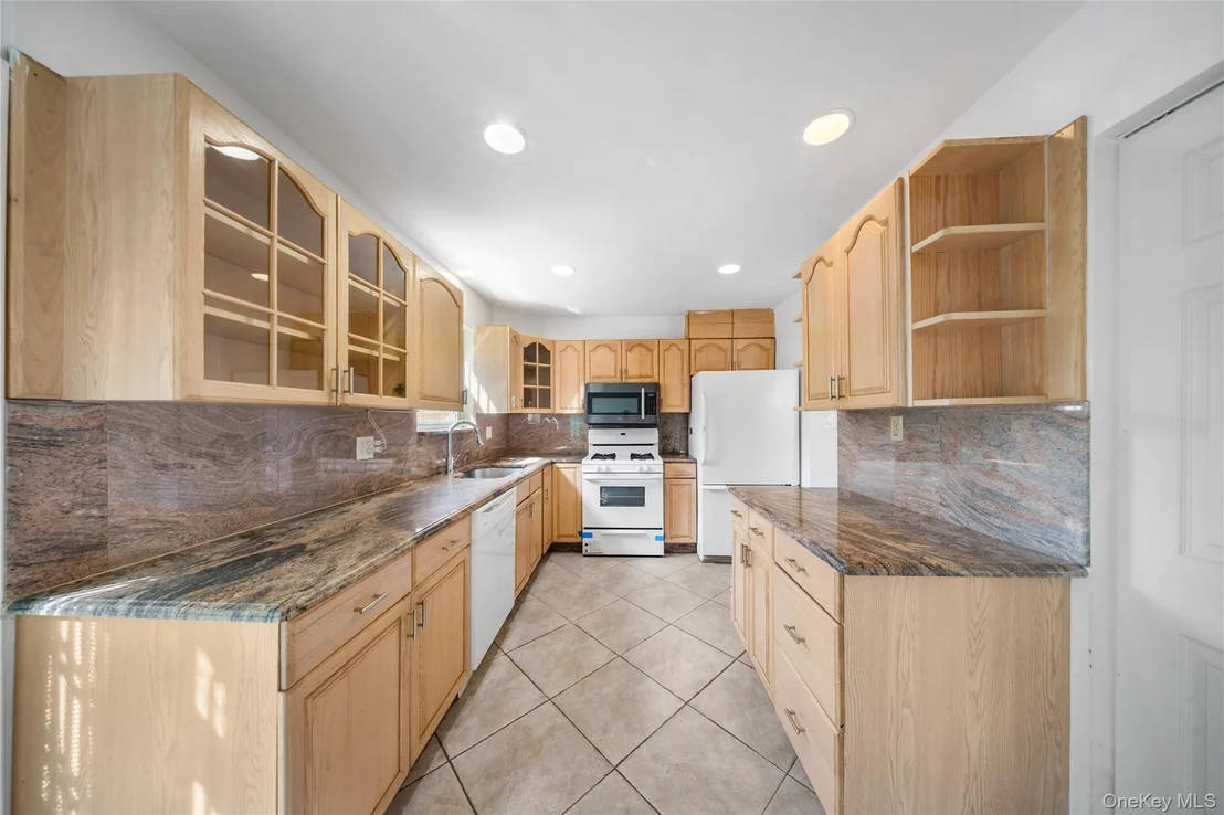 Photo of 32-28 Parsons Boulevard