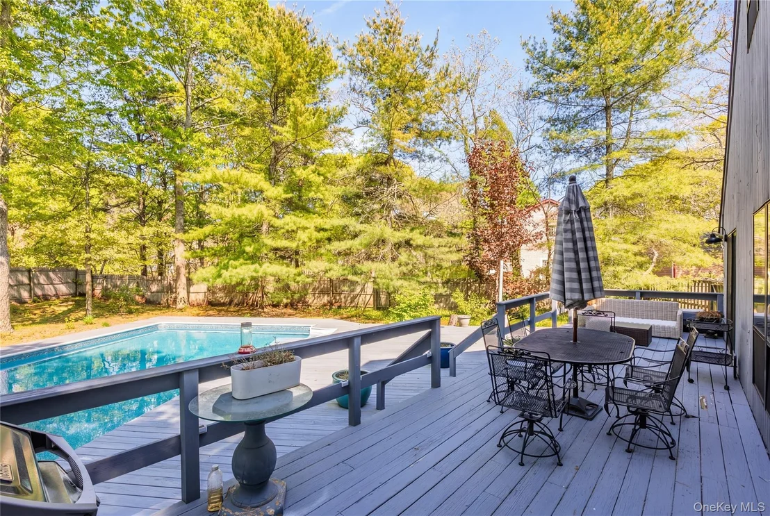 Photo of 37 Blue Jay Way