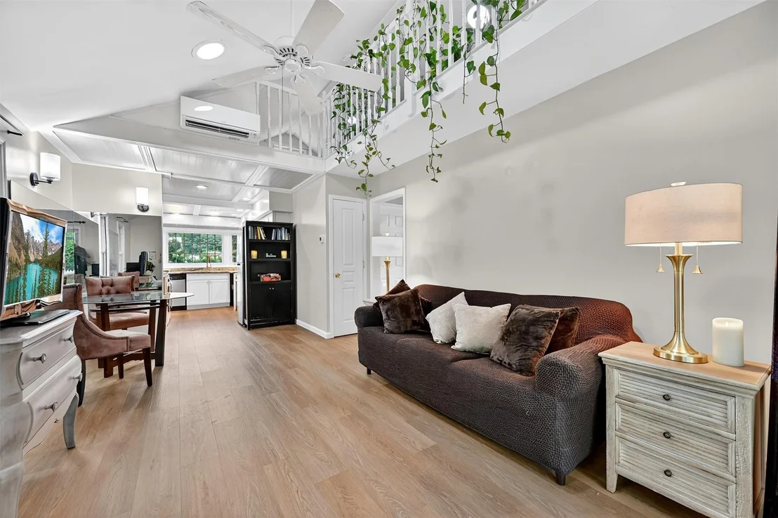 Photo of 10 Eagle Street