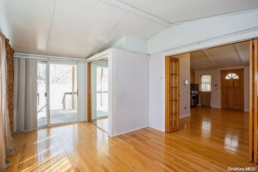 Photo of 242 Monroe Drive