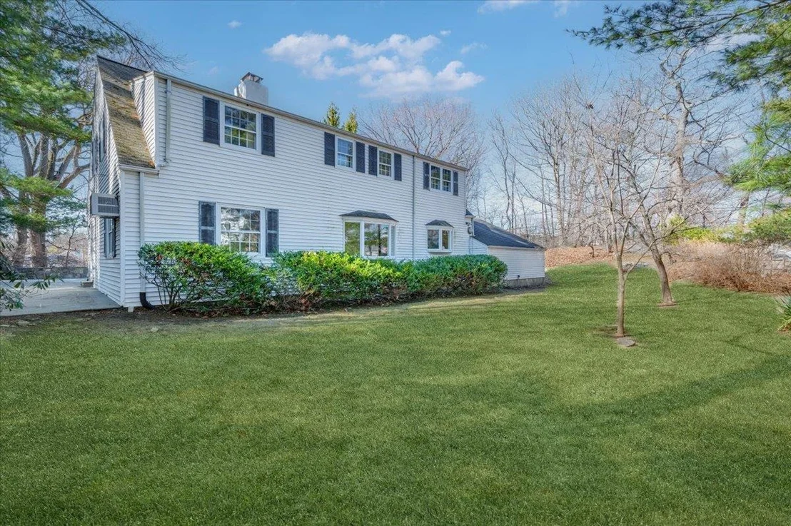 Photo of 1 Mead Pond Lane