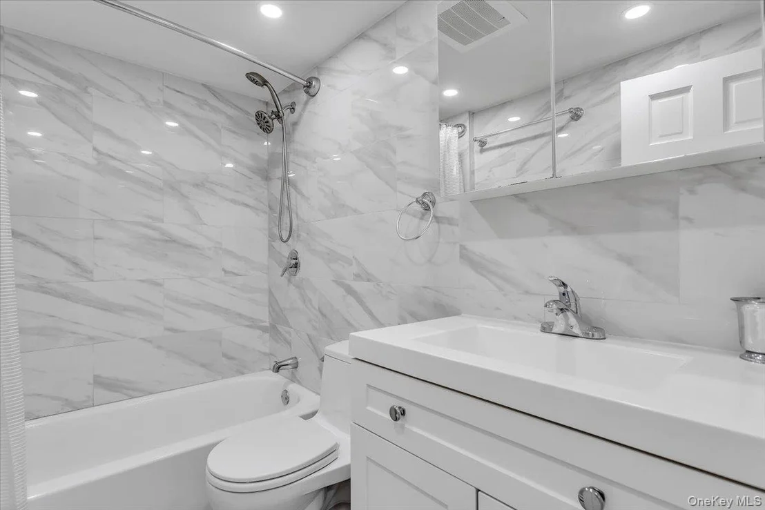 Photo of 21 Buttonwood Drive