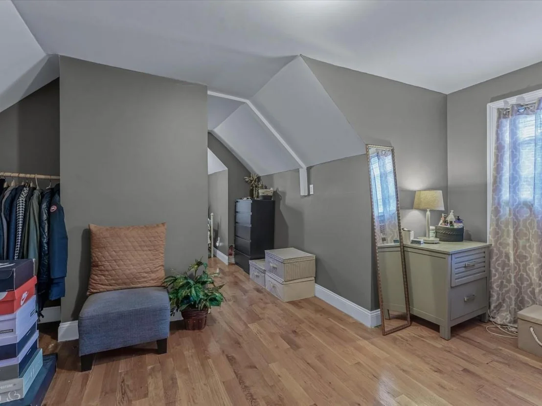 Photo of 2677 Heath Avenue