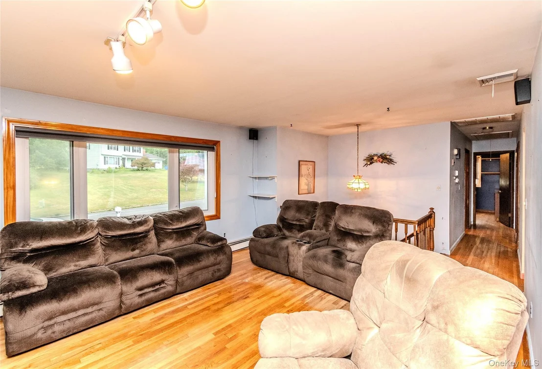 Photo of 6 Bates Circle